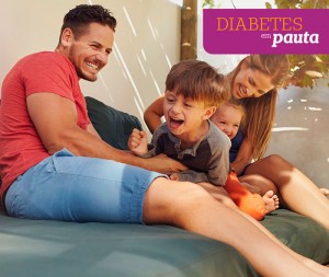 Famlia feliz com a chamada "Diabetes em pauta".