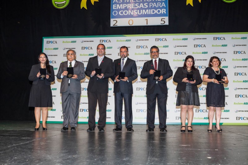 Indicados ao Prmio ReclameAqui no palco da premiao.