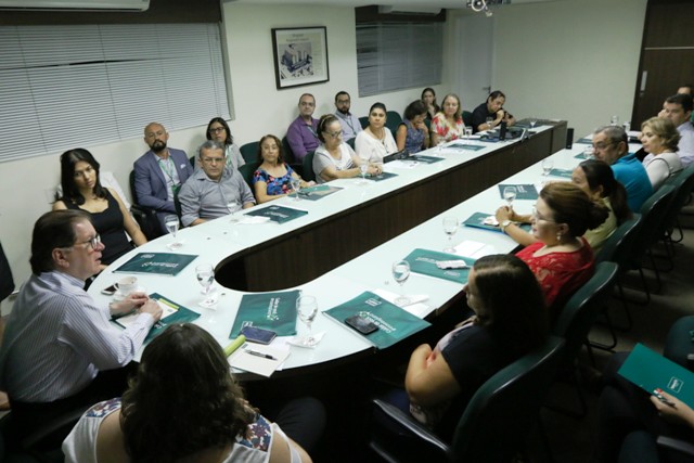 clientes unimed fortaleza reunidos com dr. joo borges na primeira edio do 