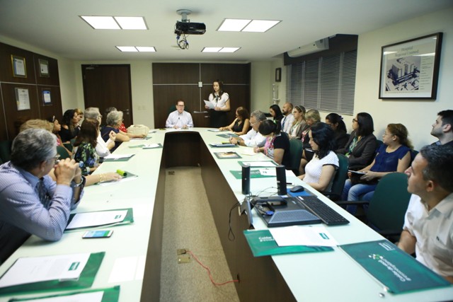 Clientes reunidos com o presidente Dr. Joo Borges