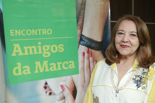 Cliente da Unimed Fortaleza, Eliane Cortez, há quase 40 anos.