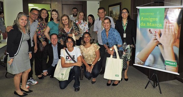 Participantes de mais uma edio do Amigos da Marca com o presidente da Unimed Fortaleza, Dr. Joo Borges