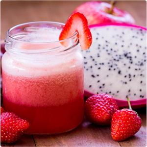 Suco de pitaya com morangos