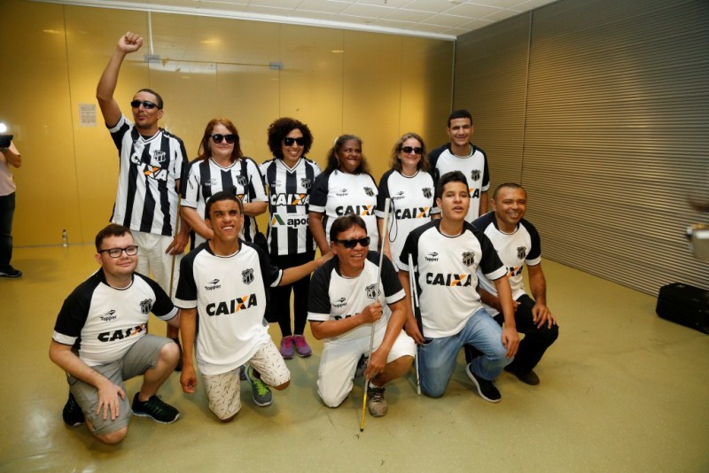 Alguns participantes torcedores do Ceará do projeto Esporte Acessível