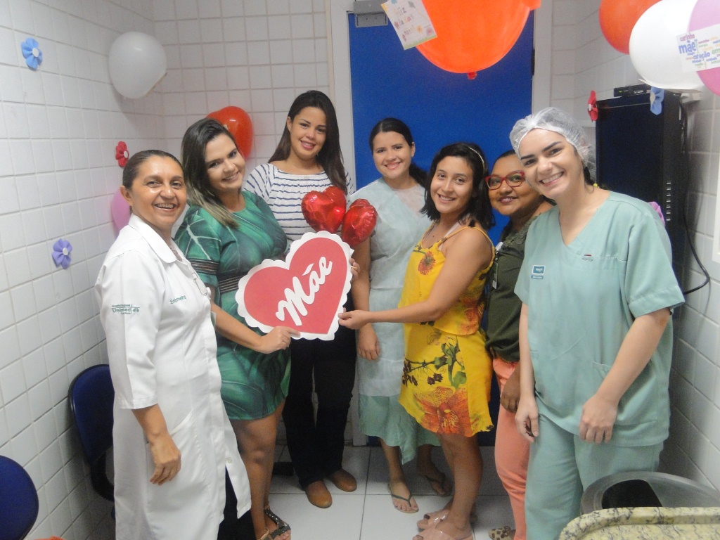 Participantes da ação do Dia das Mães na UTI Neonatal