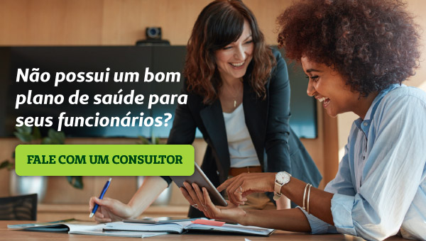 Banner com duas mulheres sorrindo em ambiente corporativo com o texto "No possui um bom plano de sade para seus funcionrios?" e o boto abaixo "Fale com um consultor"
