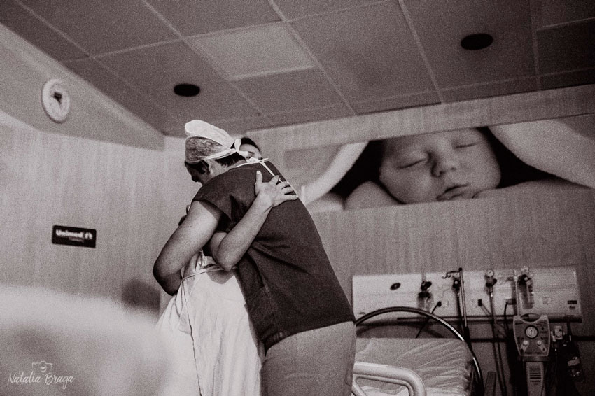 Mariah Santiago abraçando seu esposo Matheus Borges. (Foto: Natália Braga)