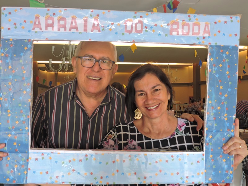 Participantes posando para foto no São João do Roda de Vida